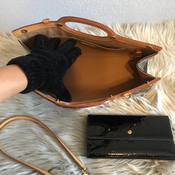 SOLD 🥳Louis Vuitton Roxbury Drive in Vernis Monogram - Picture 9 of 16